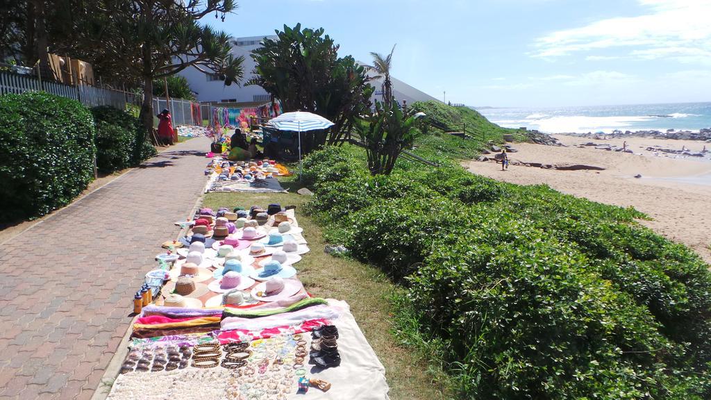 Sands Beach Breaks Beach Front Ballito Apartment Room photo