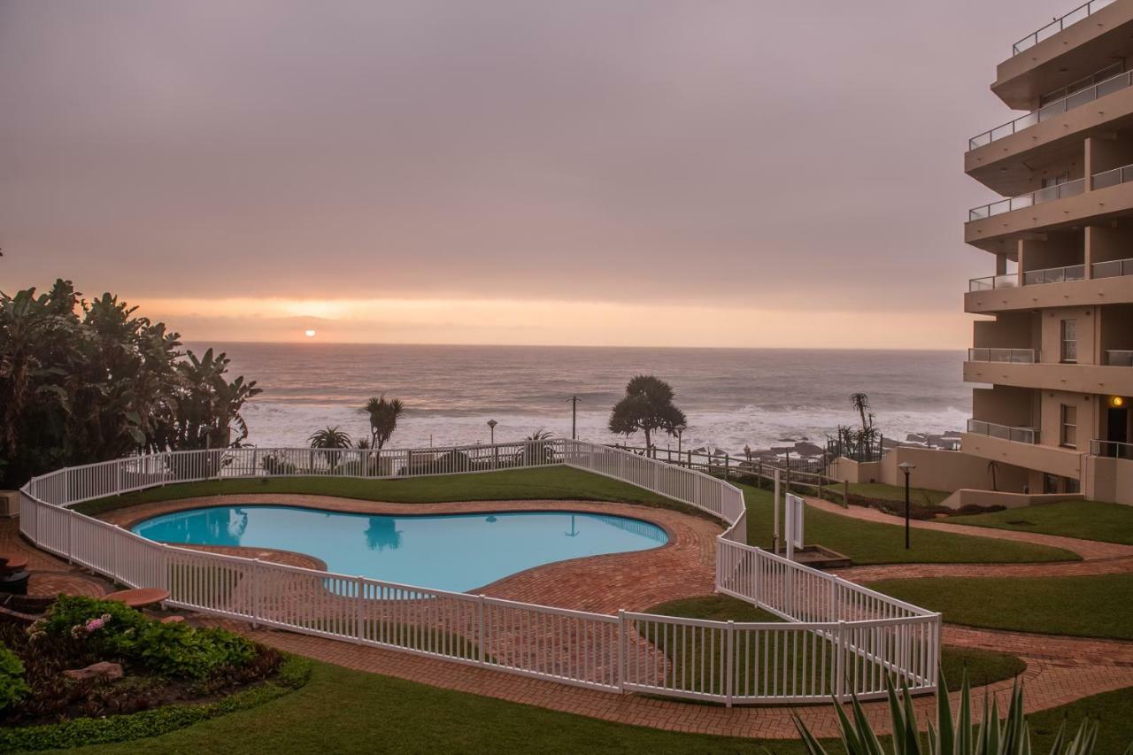 Sands Beach Breaks Beach Front Ballito Apartment Exterior photo