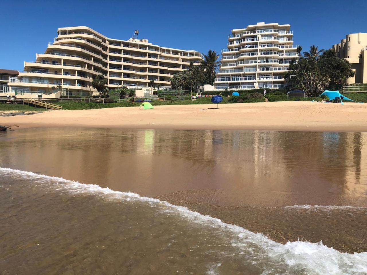 Sands Beach Breaks Beach Front Ballito Apartment Exterior photo